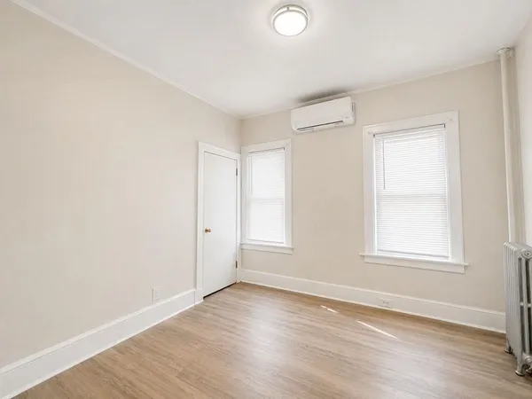 $2,000 | 585 Chestnut Street, Unit 1, Springfield, MA 01107
