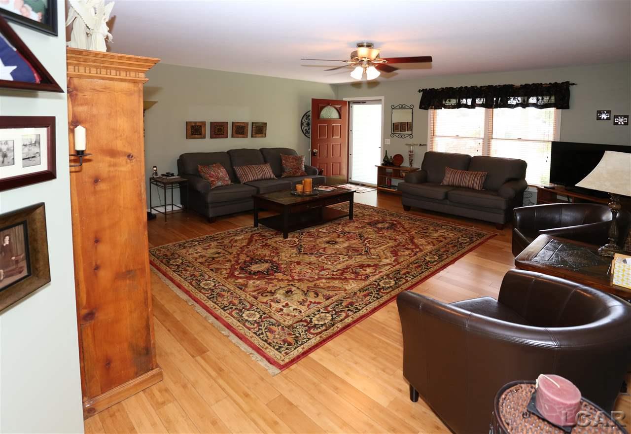 3416 Hunt Road Adrian, MI 49221 - Photo 6 of 42 31252242-5.JPG