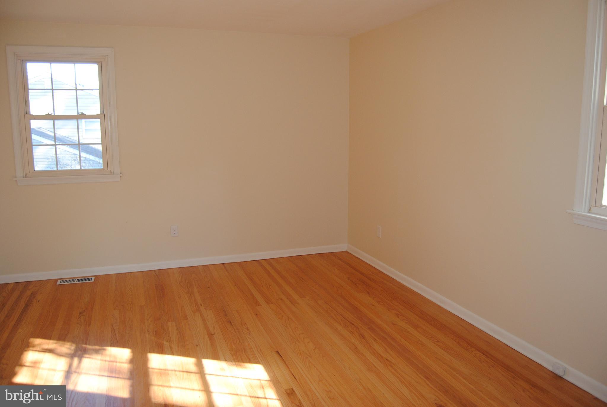 577 Lowell Road Warminster, PA 18974 - Photo 17 of 26 Gallery Image 17