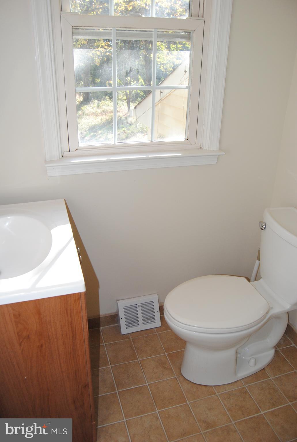 577 Lowell Road Warminster, PA 18974 - Photo 18 of 26 Gallery Image 18
