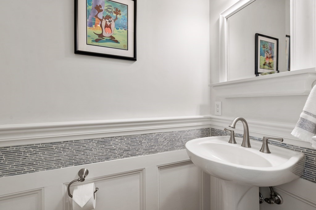 37 Glen Road Hopkinton, MA 01748 - Photo 19 of 42 Gallery Image 19
