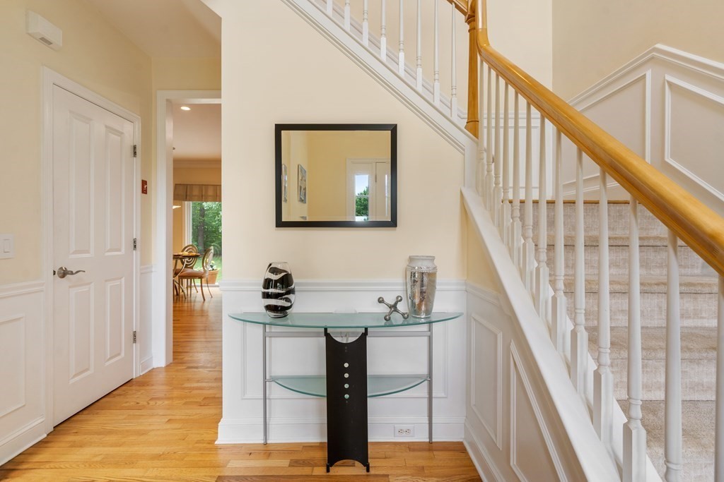 37 Glen Road Hopkinton, MA 01748 - Photo 3 of 42 Gallery Image 3