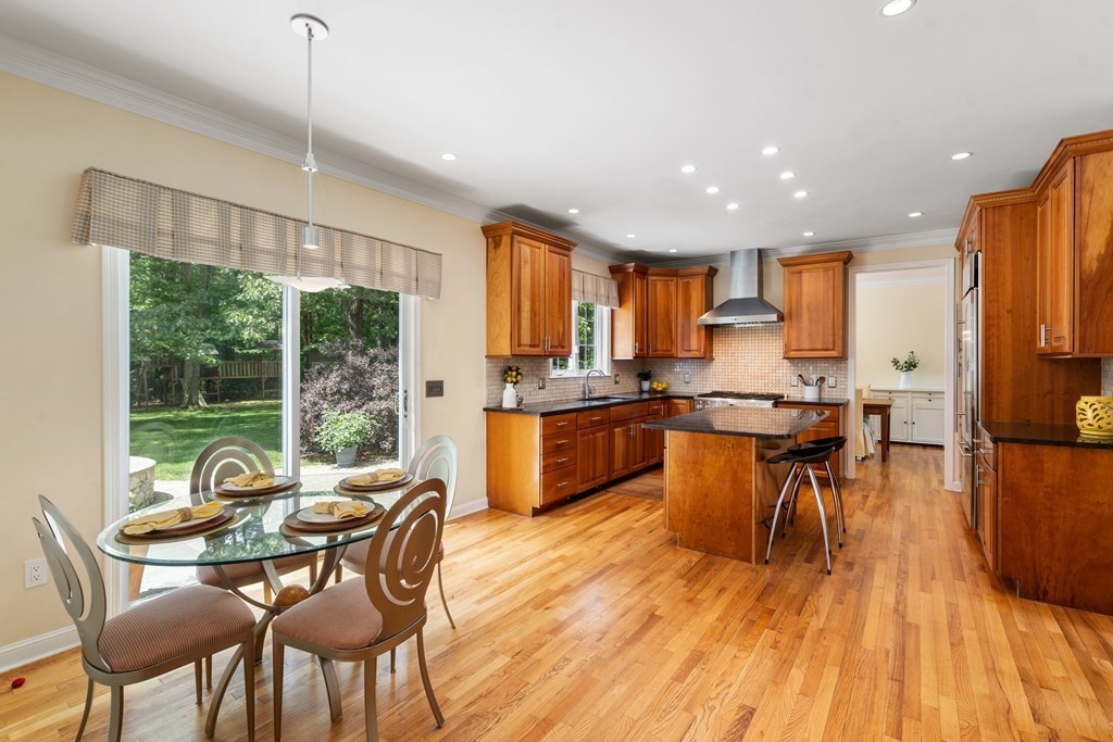37 Glen Road Hopkinton, MA 01748 - Photo 4 of 42 Gallery Image 4