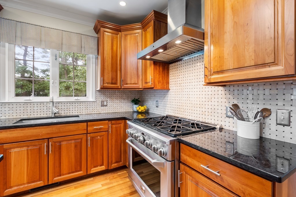 37 Glen Road Hopkinton, MA 01748 - Photo 9 of 42 Gallery Image 9