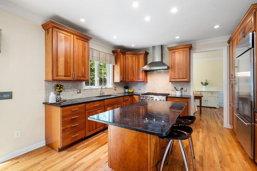 37 Glen Road Hopkinton, MA 01748 - Photo 10 of 42 Gallery Image 10