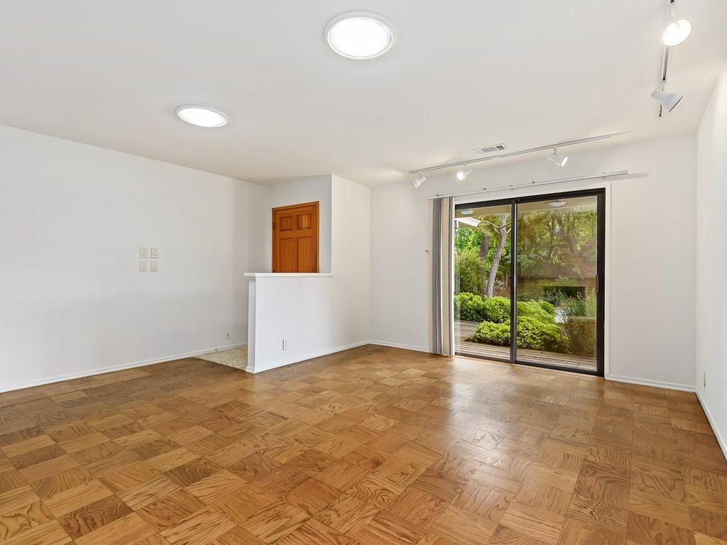 618 Wakefield Road Goleta, CA 93117 - Photo 9 of 28 Living Room towards front door