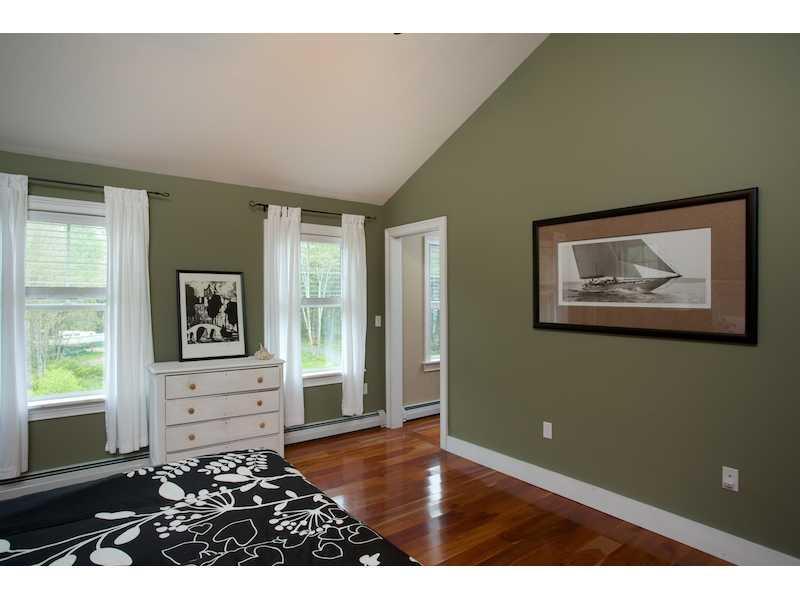 22 Caven Road Spruce Head, ME 04859 - Photo 9 of 25 Master Bedroom. The warm coloring...