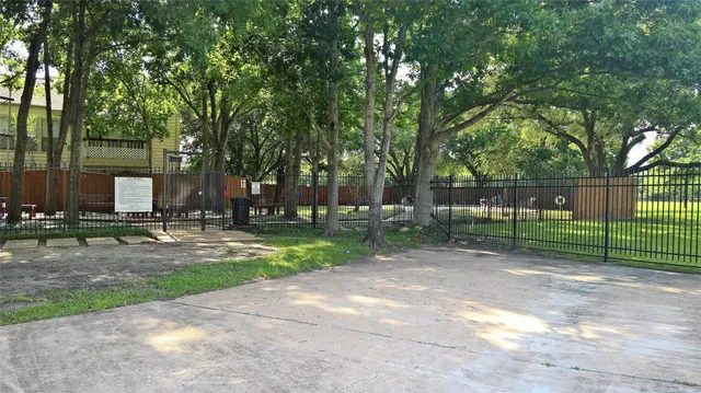 $1,400 | 11710 Southlake Drive, Unit 18, Houston, TX 77077