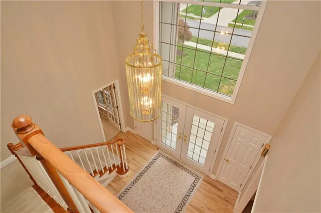 a view of an entryway with furniture