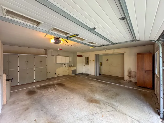 $275,000 | 229 Hickory Drive, Huntsville, TX 77320