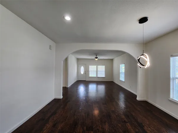 $2,100 | 1105 Erin Street, Houston, TX 77009