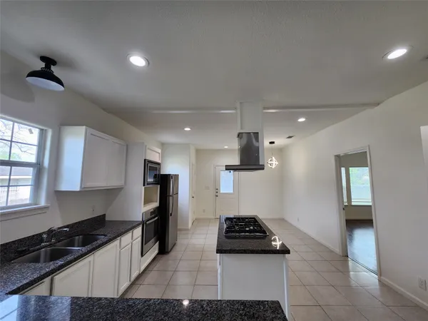 $2,100 | 1105 Erin Street, Houston, TX 77009