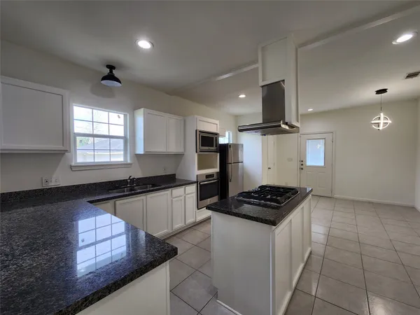 $2,100 | 1105 Erin Street, Houston, TX 77009