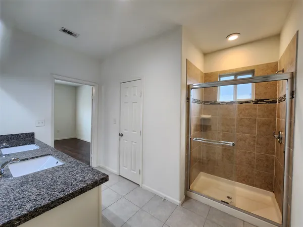 $2,100 | 1105 Erin Street, Houston, TX 77009