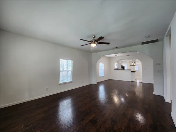 $2,100 | 1105 Erin Street, Houston, TX 77009