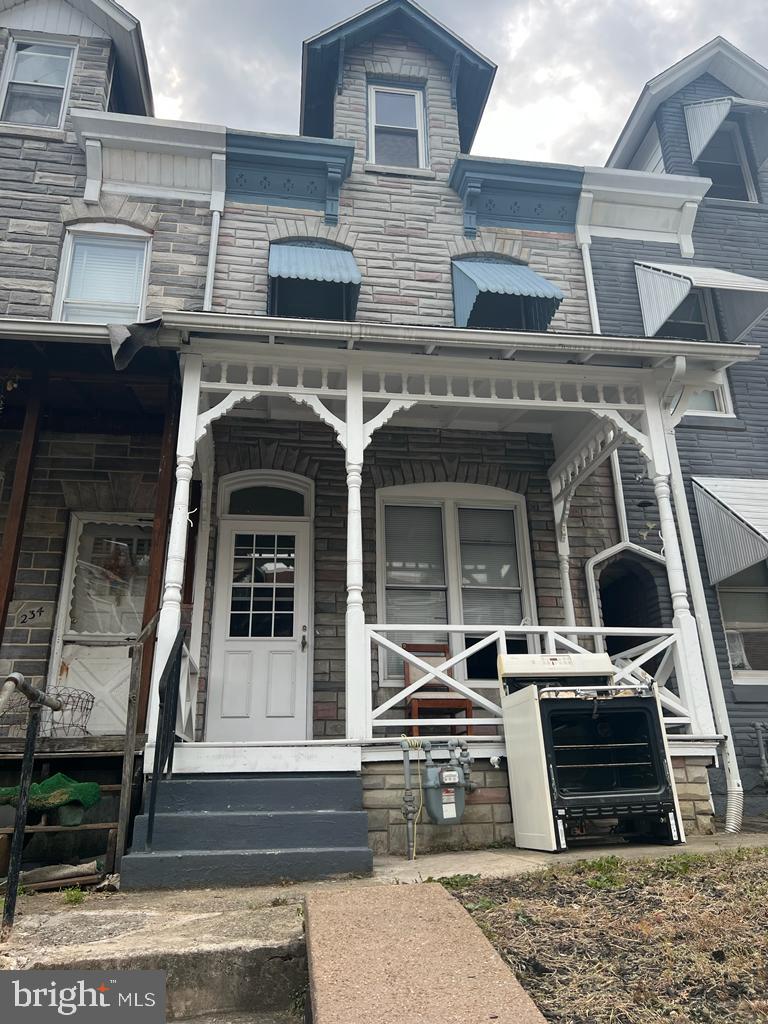 232 Chapel Terrace Reading, PA 19602 - Photo 1 of 15