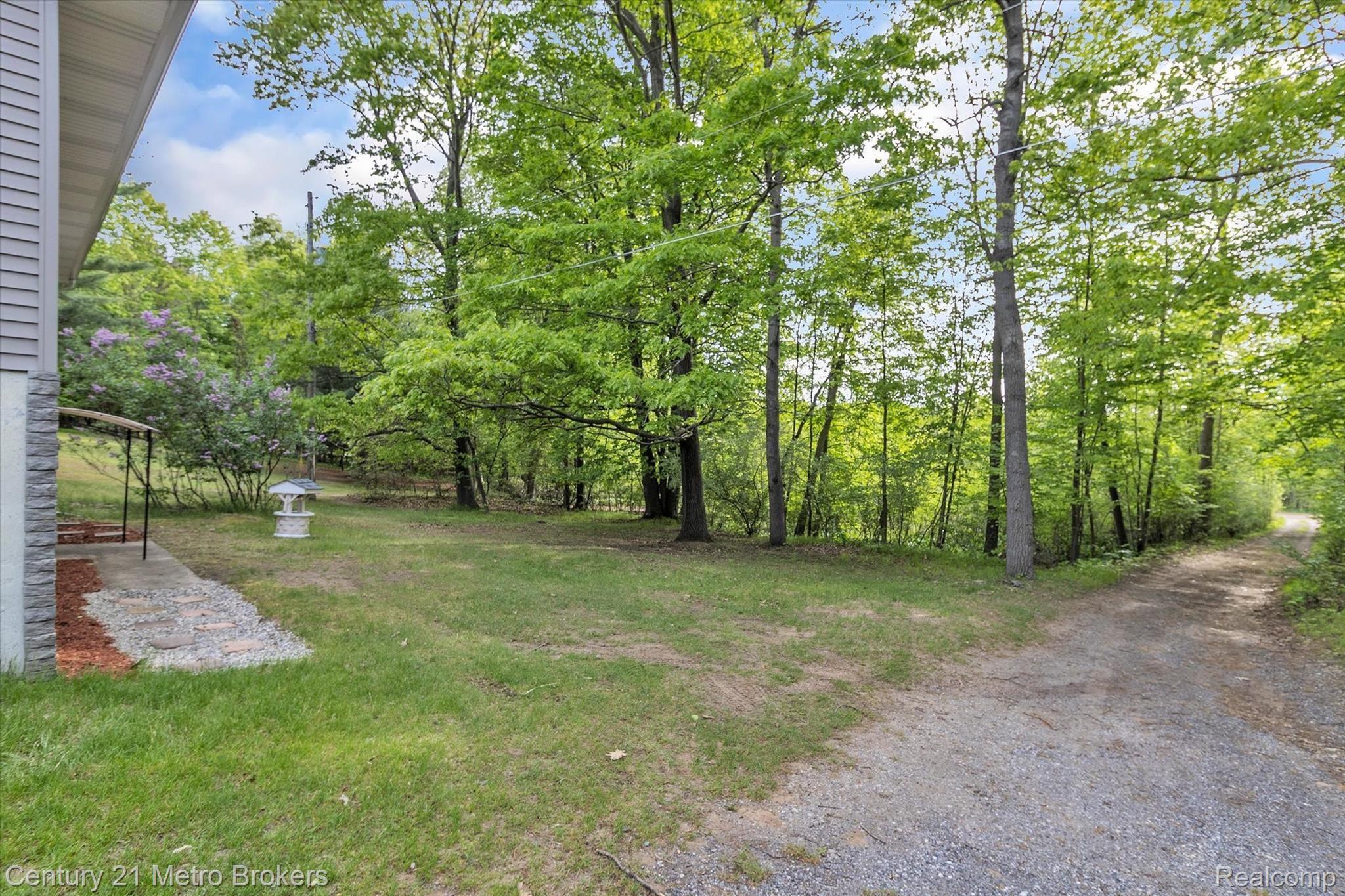 8381 North Washburn Road Columbiaville, MI 48421 - Photo 31 of 36 34-8381-Washburn-Rd-WindowStill-Real-Estate-Photography-34.jpg