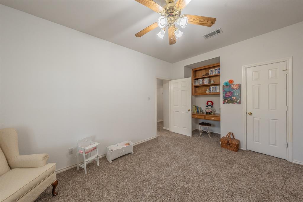 2305 Floyd Hampton Road Crowley, TX 76036 - Photo 20 of 40
