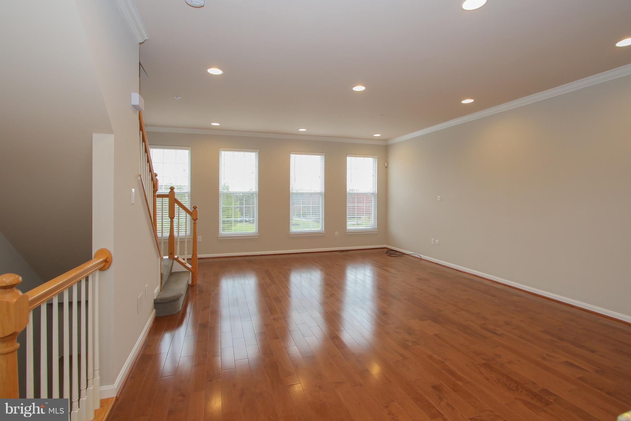 531 Sylvan Court Frederick, MD 21703 - Photo 8 of 30 Living Room
