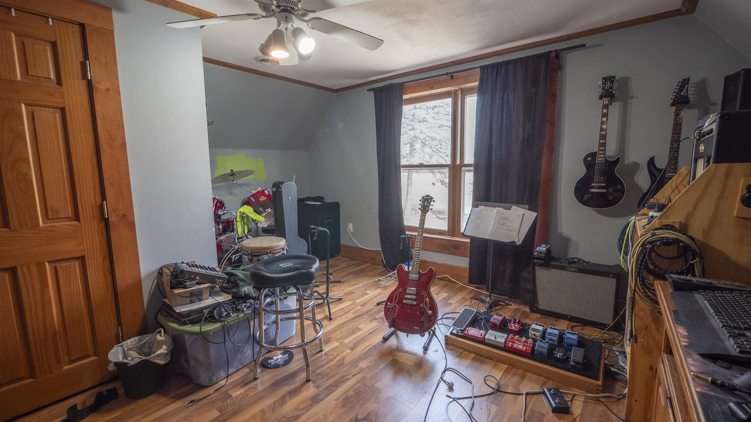 N2345 Parfreyville Road Waupaca, WI 54981 - Photo 24 of 39