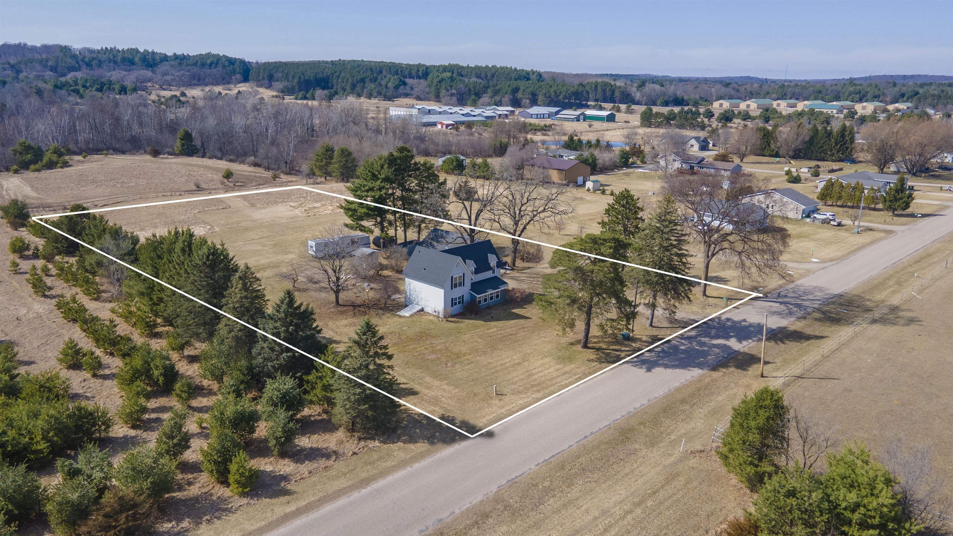 N2345 Parfreyville Road Waupaca, WI 54981 - Photo 4 of 39