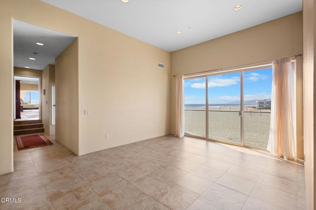 5160 Neptune Square Oxnard, CA 93035 - Photo 51 of 74