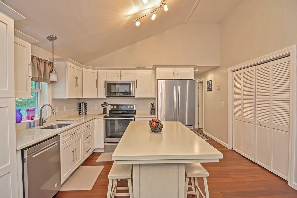 218 Island Road Lunenburg, MA 01462 - Photo 6 of 40