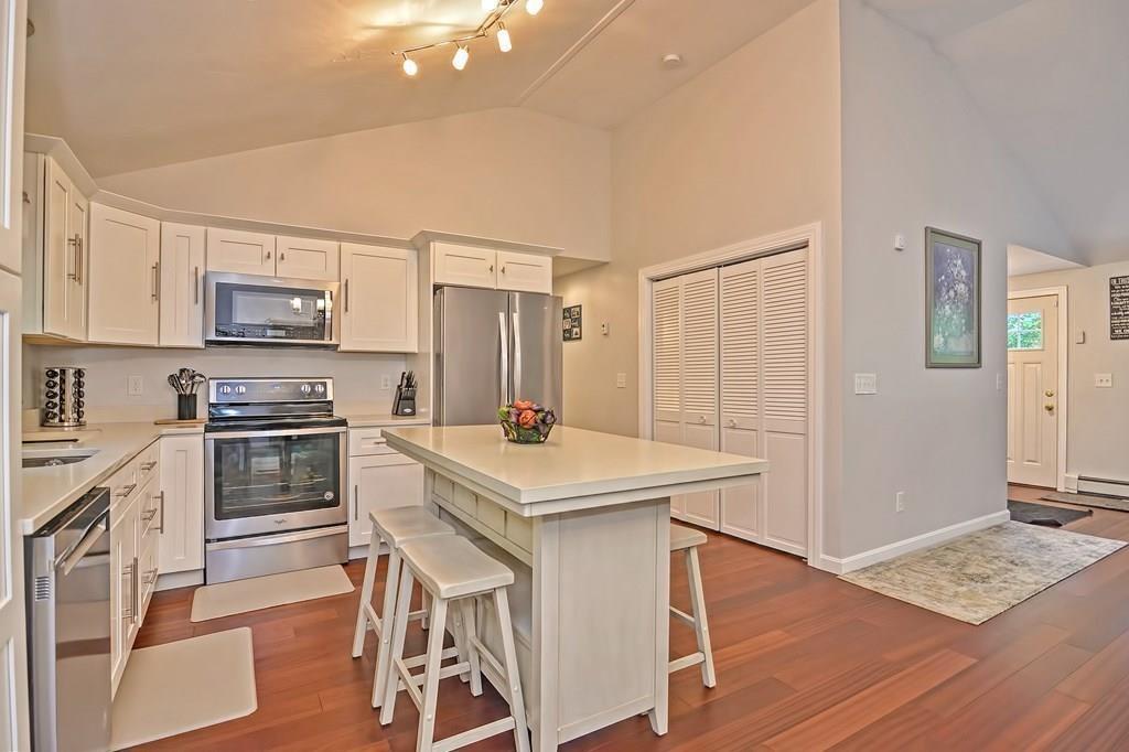 218 Island Road Lunenburg, MA 01462 - Photo 8 of 40