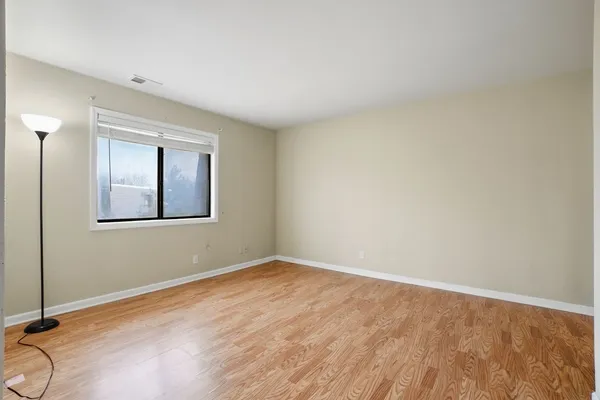 $172,000 | 1895 Tall Oaks Drive, Unit 3508, Aurora, IL 60505