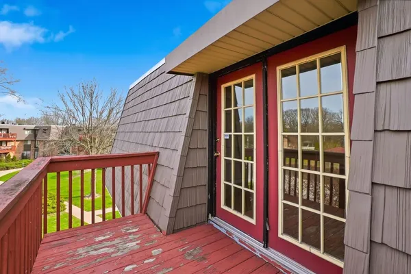 $172,000 | 1895 Tall Oaks Drive, Unit 3508, Aurora, IL 60505