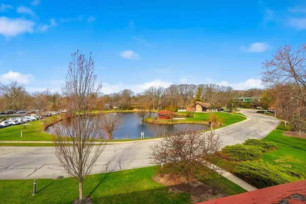 $172,000 | 1895 Tall Oaks Drive, Unit 3508, Aurora, IL 60505