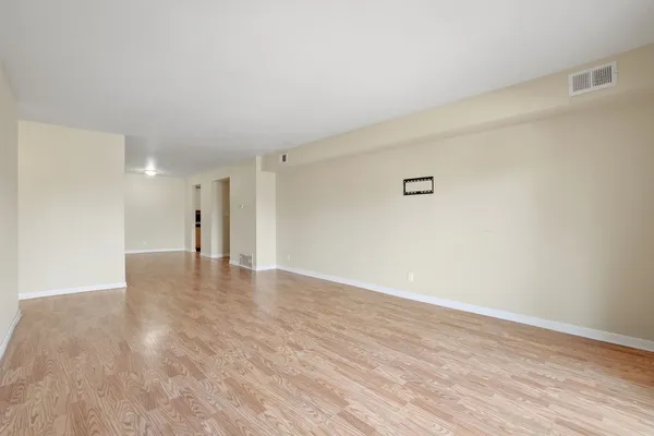 $172,000 | 1895 Tall Oaks Drive, Unit 3508, Aurora, IL 60505