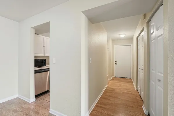 $172,000 | 1895 Tall Oaks Drive, Unit 3508, Aurora, IL 60505