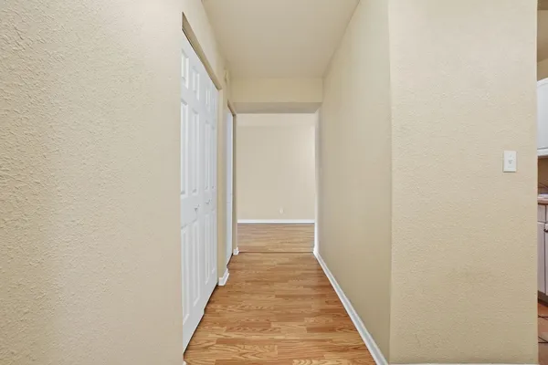 $172,000 | 1895 Tall Oaks Drive, Unit 3508, Aurora, IL 60505