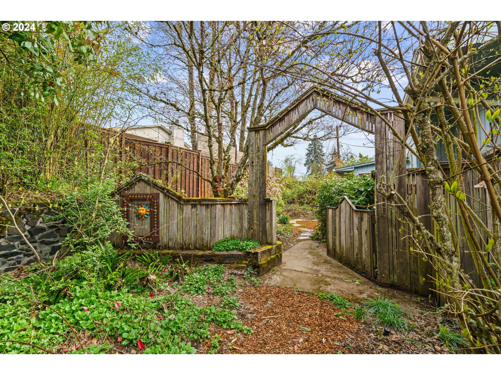 436 West D Street Springfield, OR 97477 - Photo 39 of 42 a view of a backyard of the house