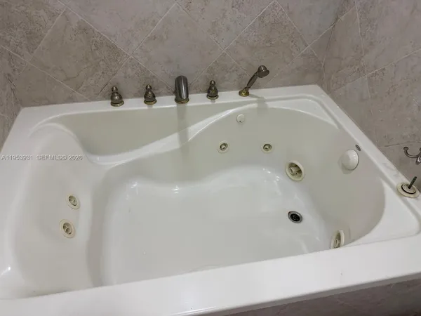 $4,200 | 20030 Northwest 83rd Court, Hialeah, FL 33015