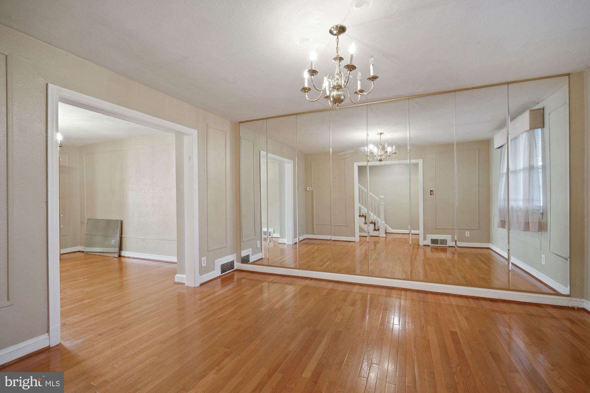 4237 Benning Road Northeast Washington, DC 20019 - Photo 5 of 28 Living Room