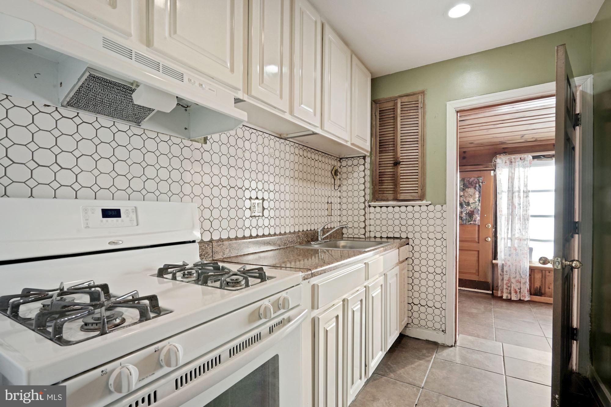 4237 Benning Road Northeast Washington, DC 20019 - Photo 10 of 28 Gallery Image 10