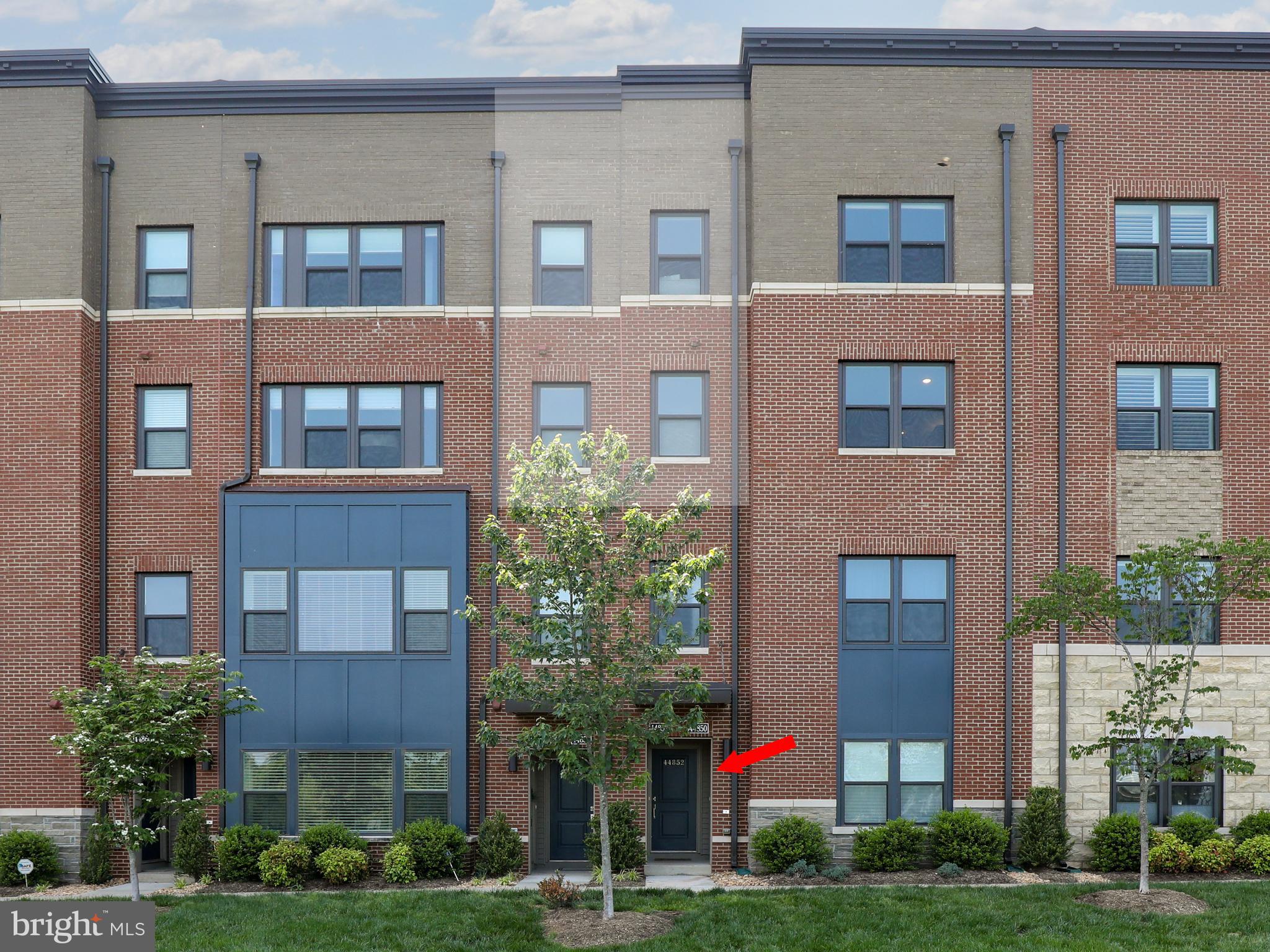 44852 Tiverton Square Ashburn, VA 20147 - Photo 3 of 45 Stunning One Loudoun home with rooftop terrace