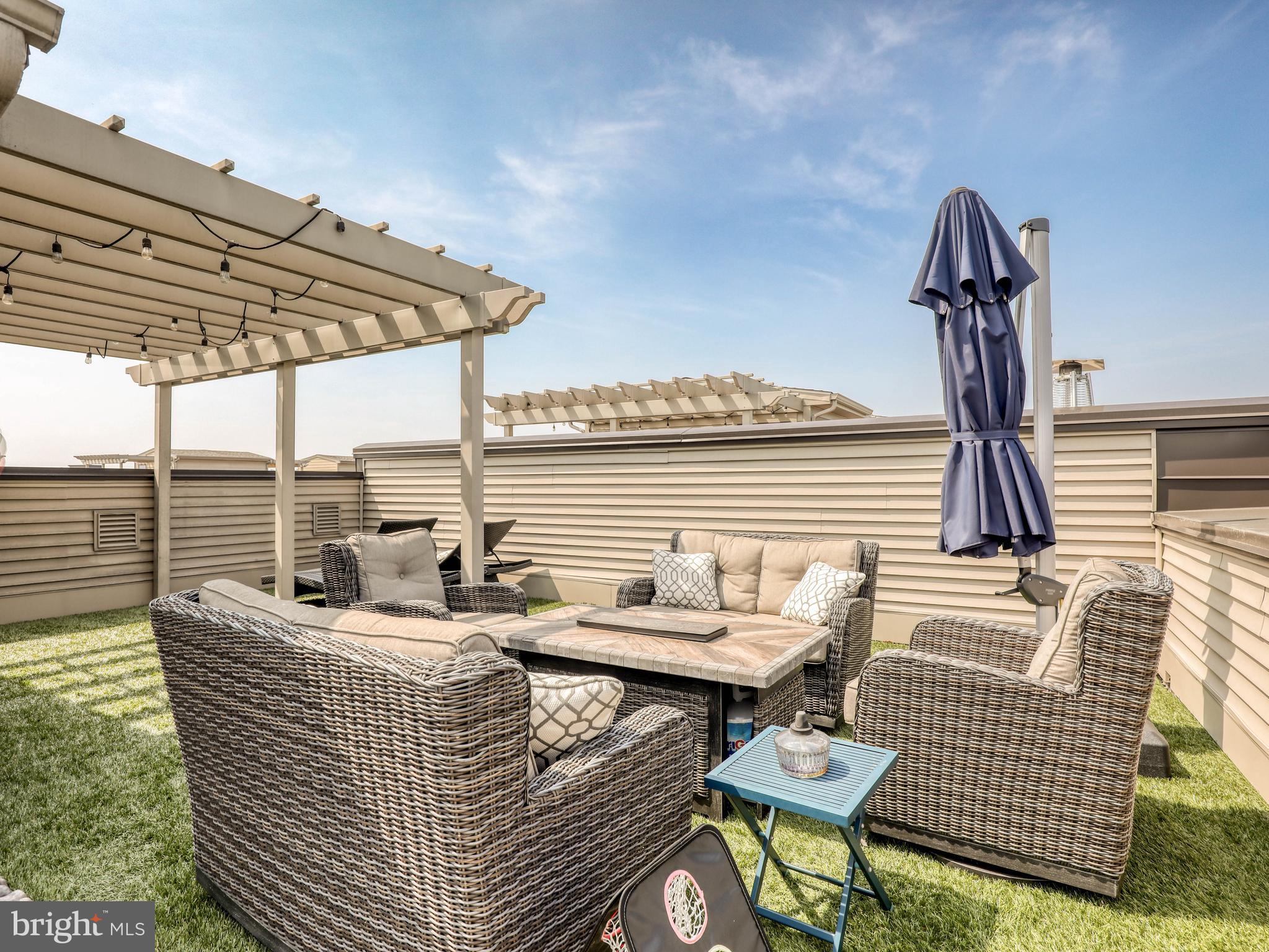 44852 Tiverton Square Ashburn, VA 20147 - Photo 6 of 45 Stunning One Loudoun home with rooftop terrace