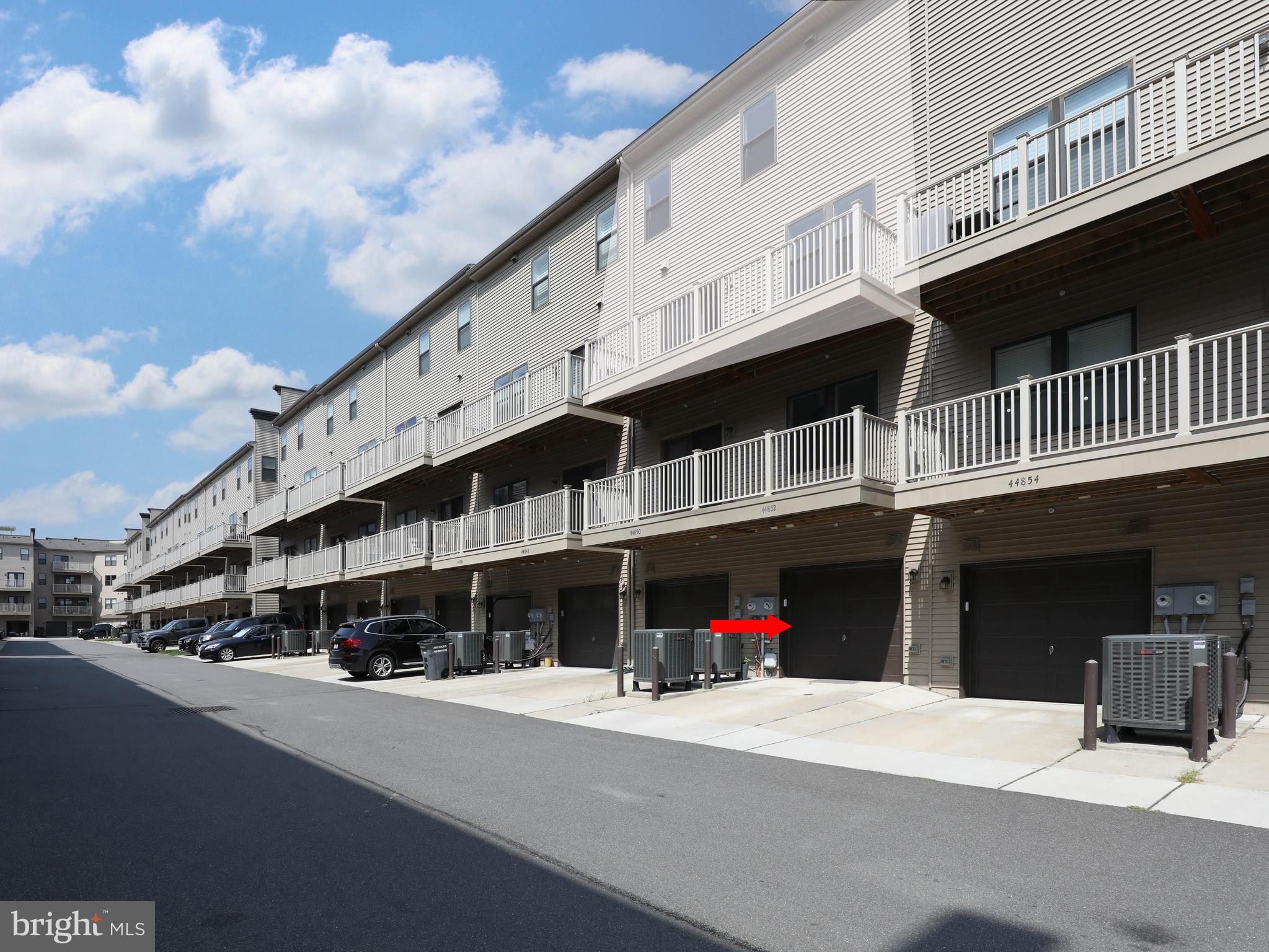 44852 Tiverton Square Ashburn, VA 20147 - Photo 9 of 45 Stunning One Loudoun home with attached garage