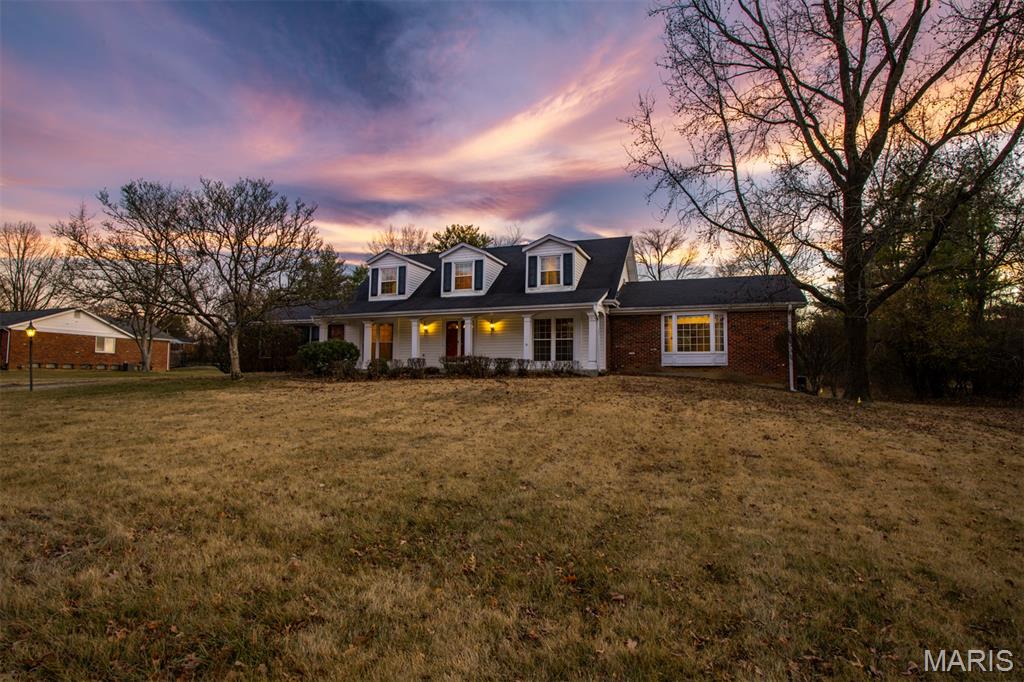23 Williamsburg Road Creve Coeur, MO 63141 - Photo 3 of 12 Gallery Image 3