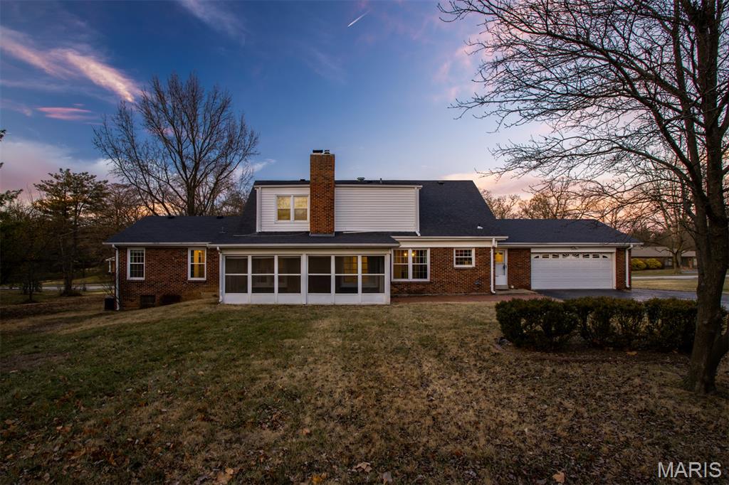 23 Williamsburg Road Creve Coeur, MO 63141 - Photo 5 of 12 Gallery Image 5