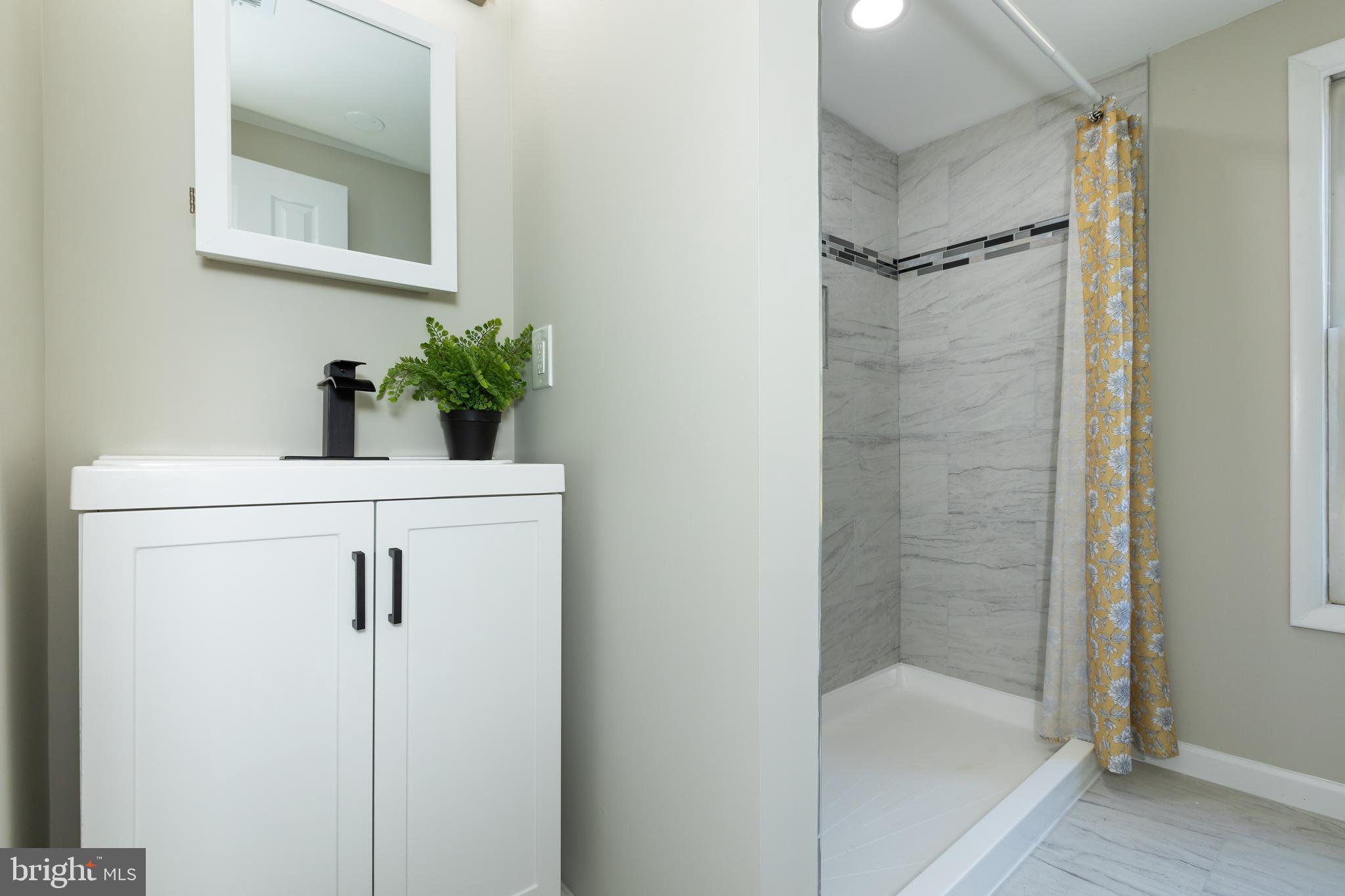 2407 Hammonds Ferry Road Halethorpe, MD 21227 - Photo 38 of 43