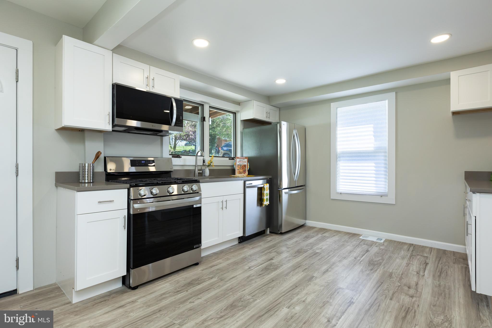 2407 Hammonds Ferry Road Halethorpe, MD 21227 - Photo 5 of 43