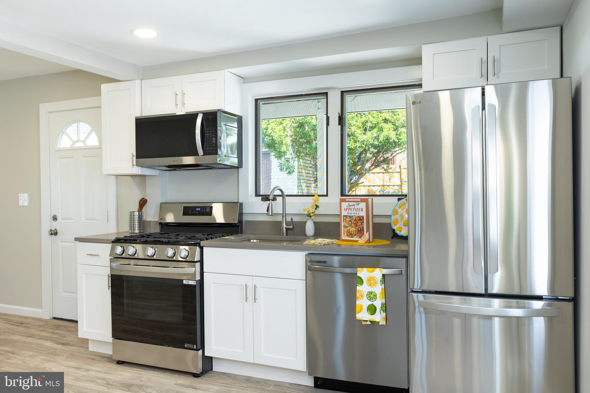 2407 Hammonds Ferry Road Halethorpe, MD 21227 - Photo 7 of 43