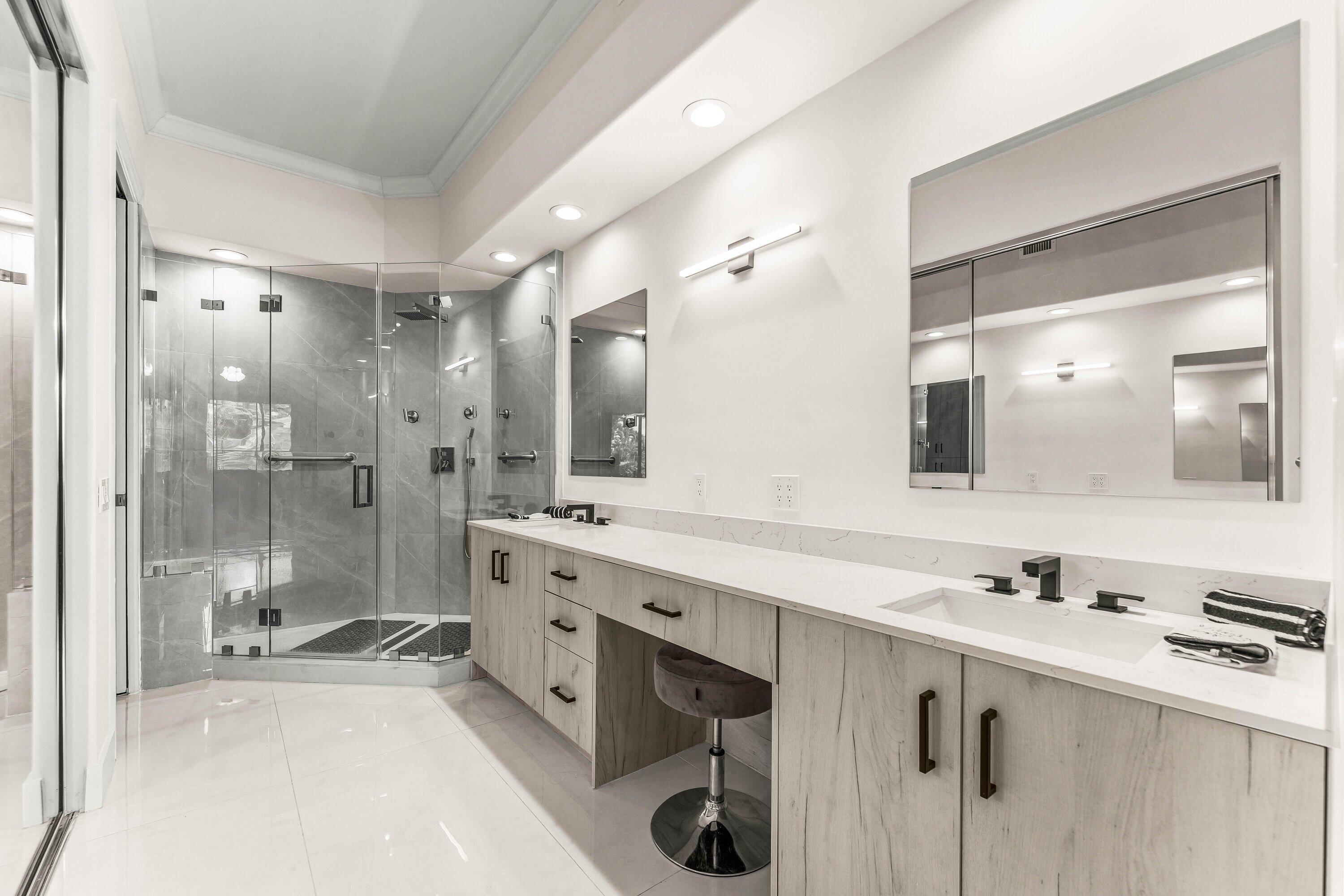 17541 Ashbourne Lane, Unit A Boca Raton, FL 33496 - Photo 14 of 78 Primary Bathroom