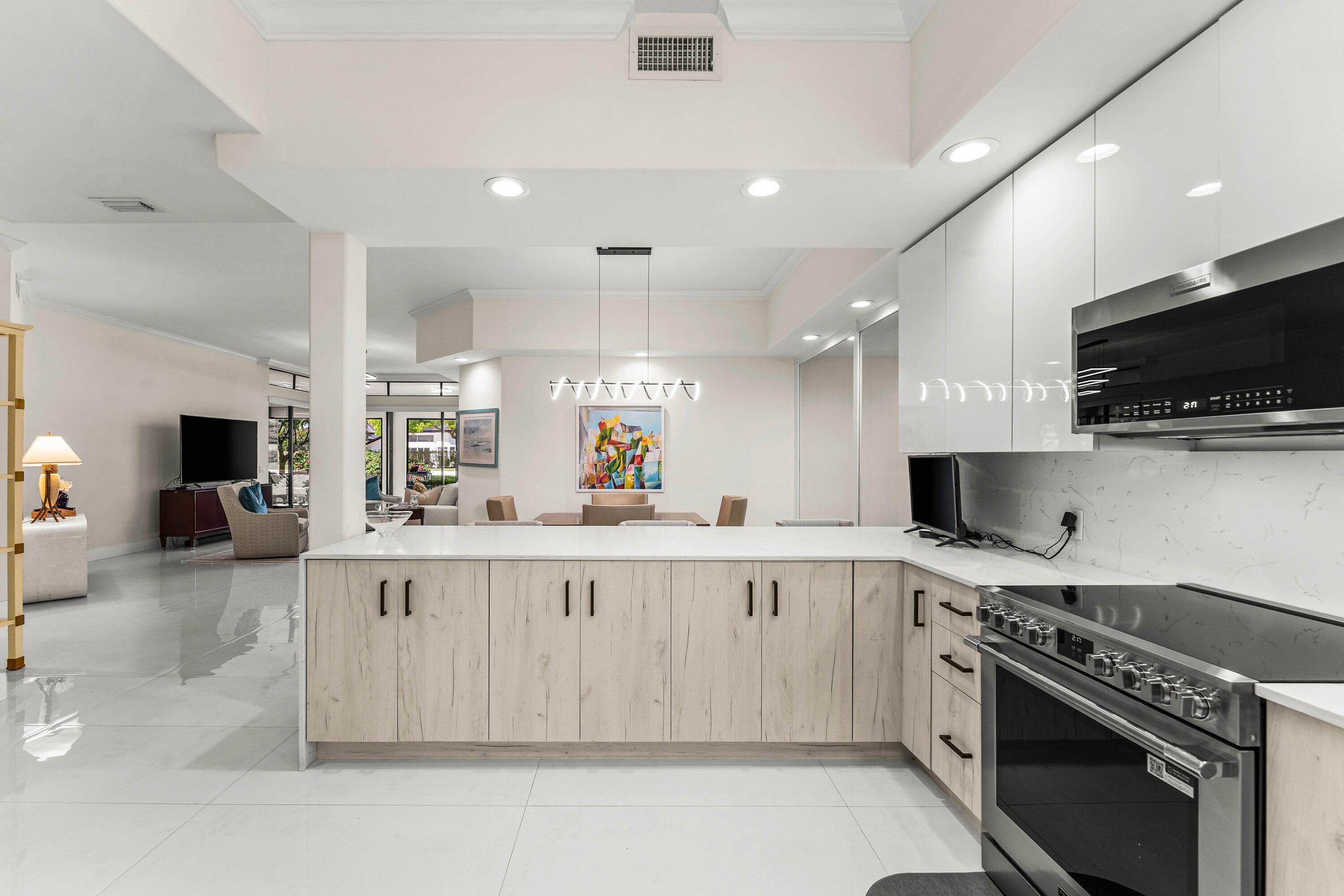 17541 Ashbourne Lane, Unit A Boca Raton, FL 33496 - Photo 4 of 78 Kitchen
