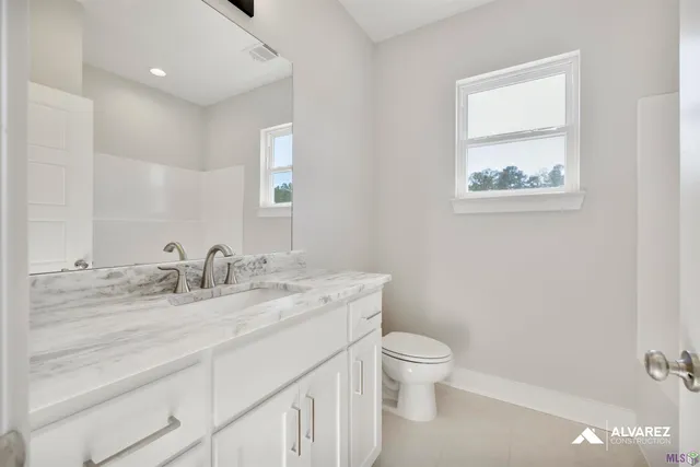 $383,990 | 10638 Deric Avenue, Denham Springs, LA 70726