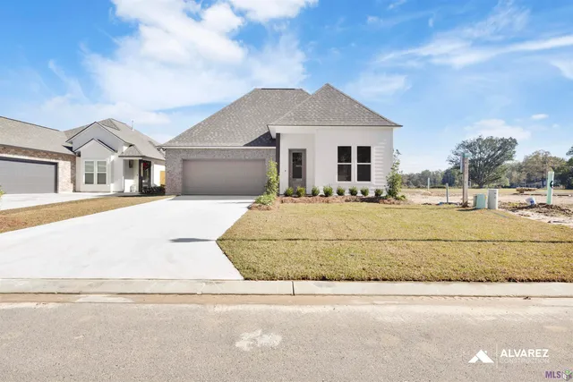 $383,990 | 10638 Deric Avenue, Denham Springs, LA 70726
